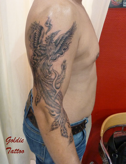 Goldie-Tattoo-Tarbes.oct.2016.phenix-bras-en-grisweb.jpg