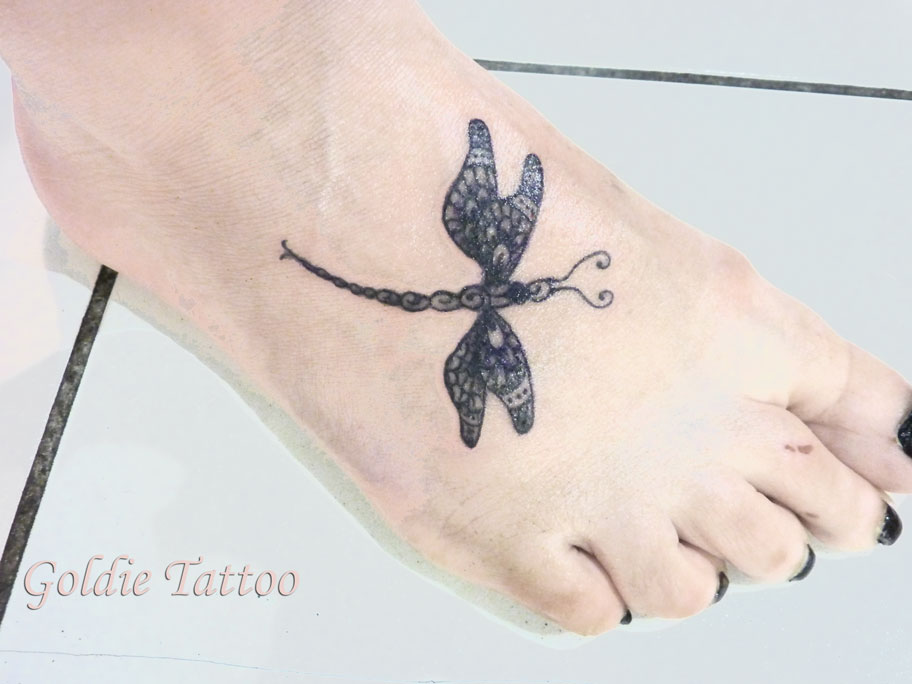 P1070034Goldie-Tattoo-tarbes.juillet.2015.libellule-dentelle.web.jpg