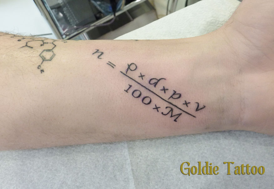 Goldie-Tattoo-Tarbes.oct2015.formule-du-chimiste.web.jpg
