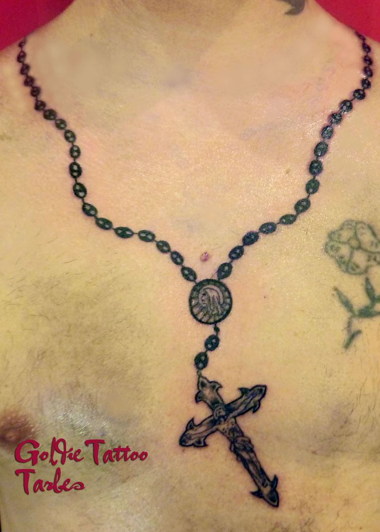 goldie-tattoo-tarbes-07-2014-tour-de-cou-crucifix-et-grains-cafe-hdtv-1080site2.jpg