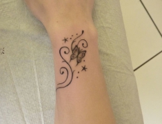 Goldie-Tattoo-Tarbes.03.2015papillon-poignet.web.jpg