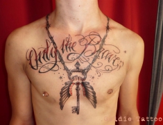 goldie-tattoo-ecriture-et-collier16-05-2012-large.jpg