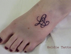 goldie-tattoo-symbole-pied-03-2012-023-large.jpg