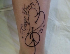 goldie-tattoo-tarbes-carpe-diem-avec-cle-de-sol-peace-and-love-nov_-2012-large.jpg
