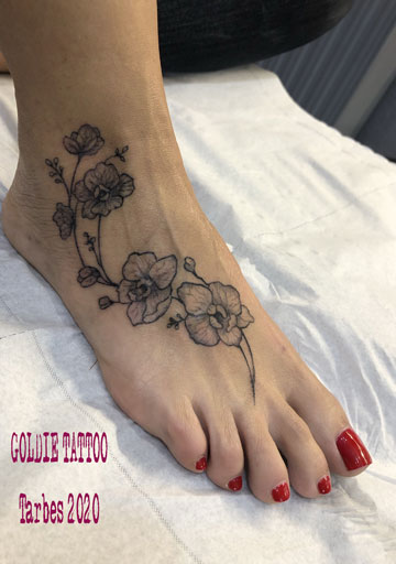 GOLDIE-TATTOO-.Tarbes.oct20.web.orchidees-pied-.jpg