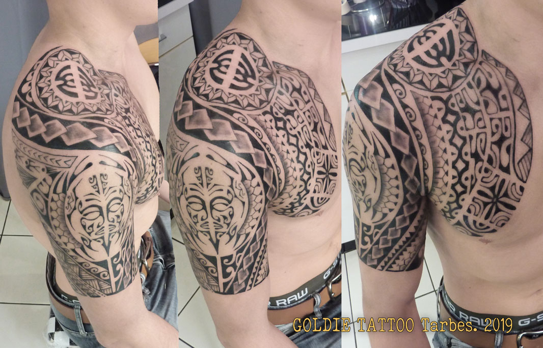 Goldie-Tattoo-Tarbes.mars2019.web.-bras-tortue--maori-2.jpg
