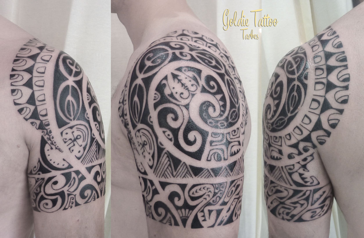 Goldie-tattoo-tarbes.avril2015.epaule-maorie.web.jpg