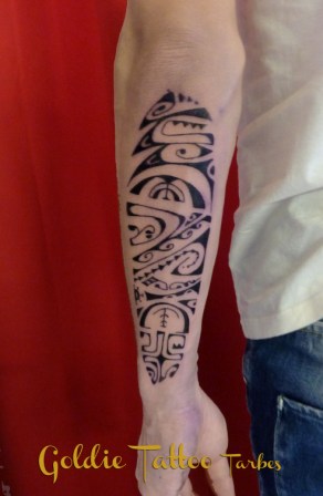 goldie-tattoo-29-11-2014prenom-masque-maori-web_.jpg