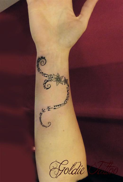 goldie-tattoo-tarbes-poignet-maori-feminin-01-2013-large.jpg