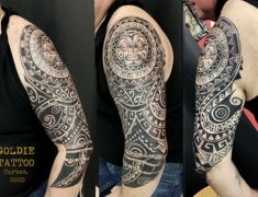 GOLDIE-Tattoo-Tarbes.-fevrier2020.web.bras-couverture-par-maori.jpg