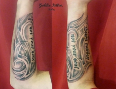 goldie-tattoo-tarbes-juillet2013-epitaphe-motard-gris-et-noir-large.jpg